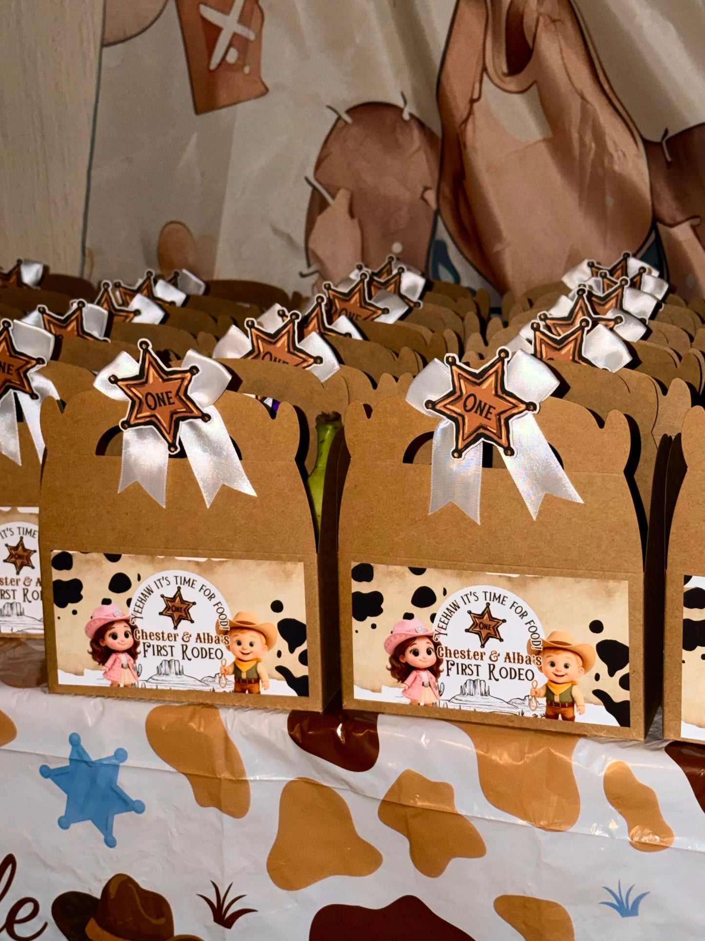 2D Favour box in YOUR theme